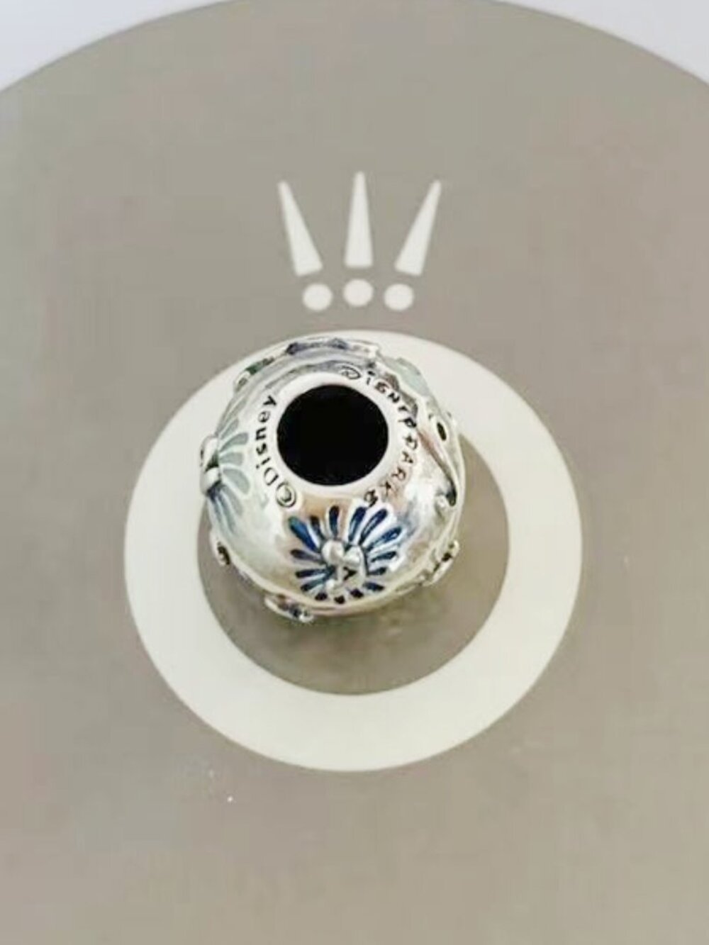 Pandora Disney 2022 Fireworks Charm\\Pandora Disney 2022 Fireworks Dangle Charm View 3